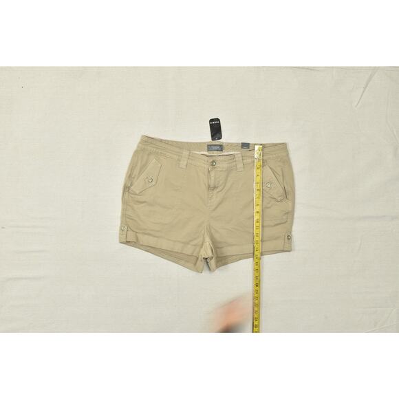 Torrid Women's Plus Size 22 Khaki Twill Shorts W/ Pockets Cotton Blend NEW - Picture 2 of 8